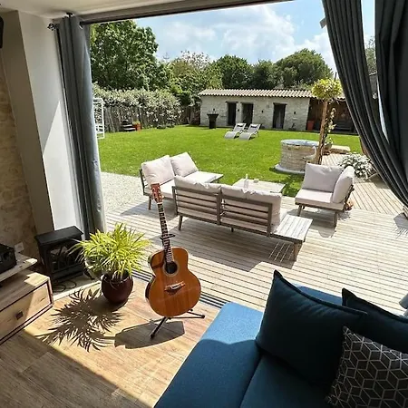 Holiday home La Grange - Insolite Dans Ferme Saint-Medard-d'Aunis