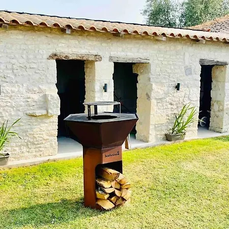 Holiday home La Grange - Insolite Dans Ferme Saint-Medard-d'Aunis
